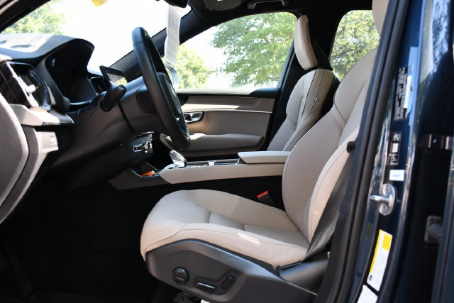 Certified 2026 Volvo XC90 B6 Plus AWD/4WD image 12