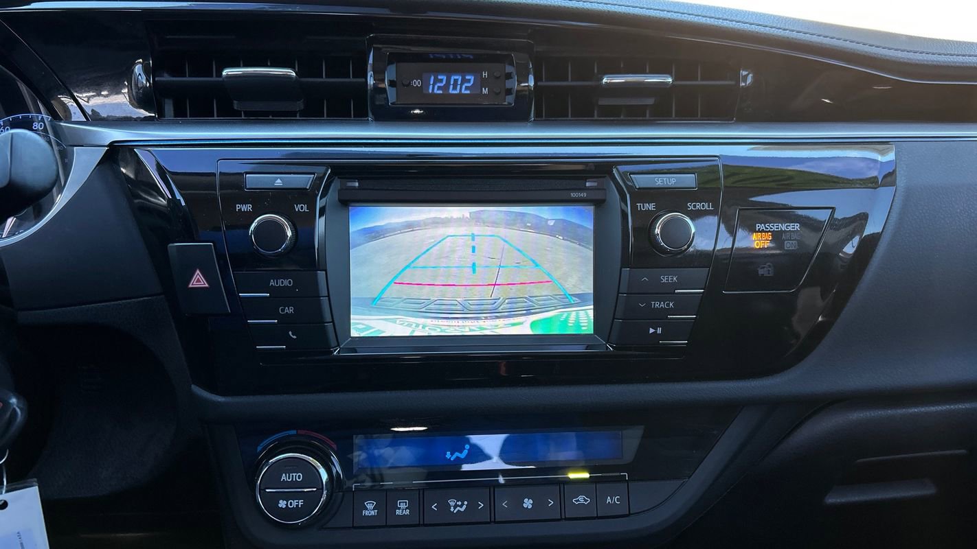 Used 2015 Toyota Corolla S image 26