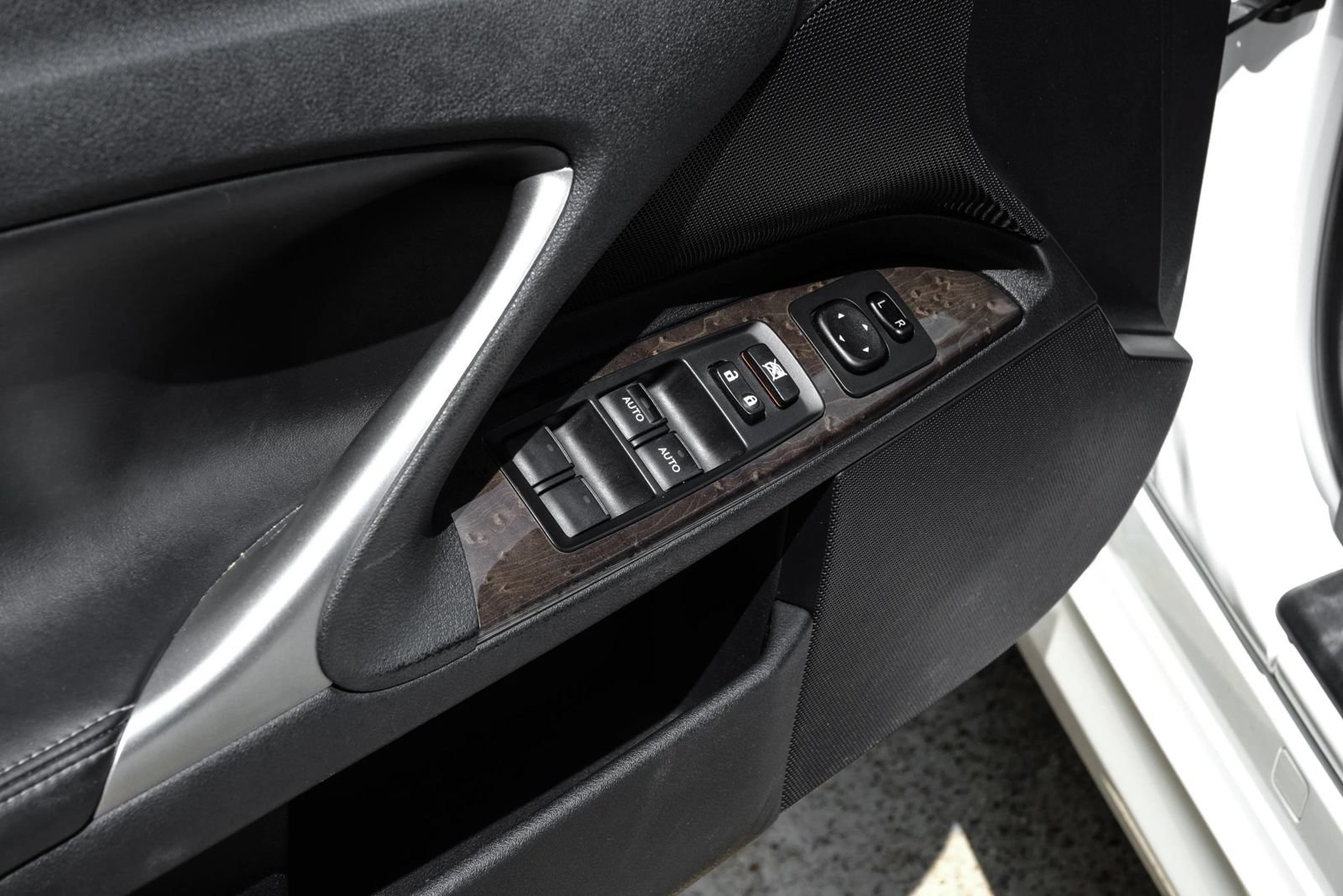 Used 2013 Lexus IS 250C RWD image 32