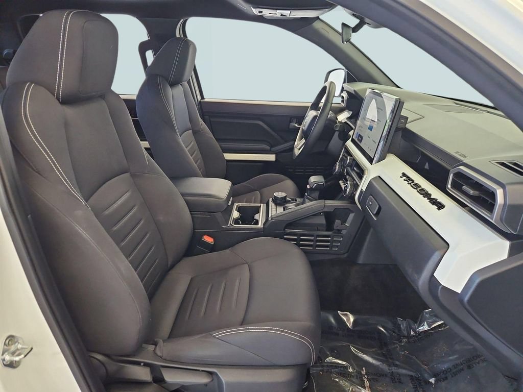 Used 2024 Toyota Tacoma TRD Off-Road AWD/4WD image 28