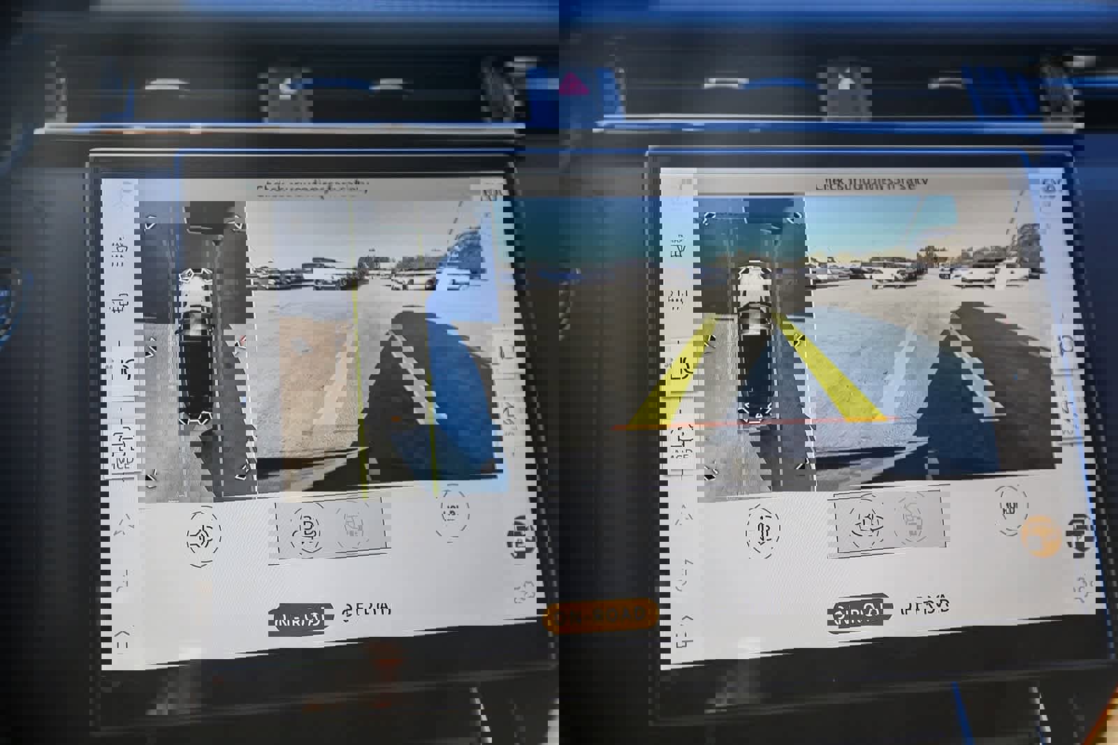 New 2026 Land Rover Range Rover Velar Dynamic SE image 23