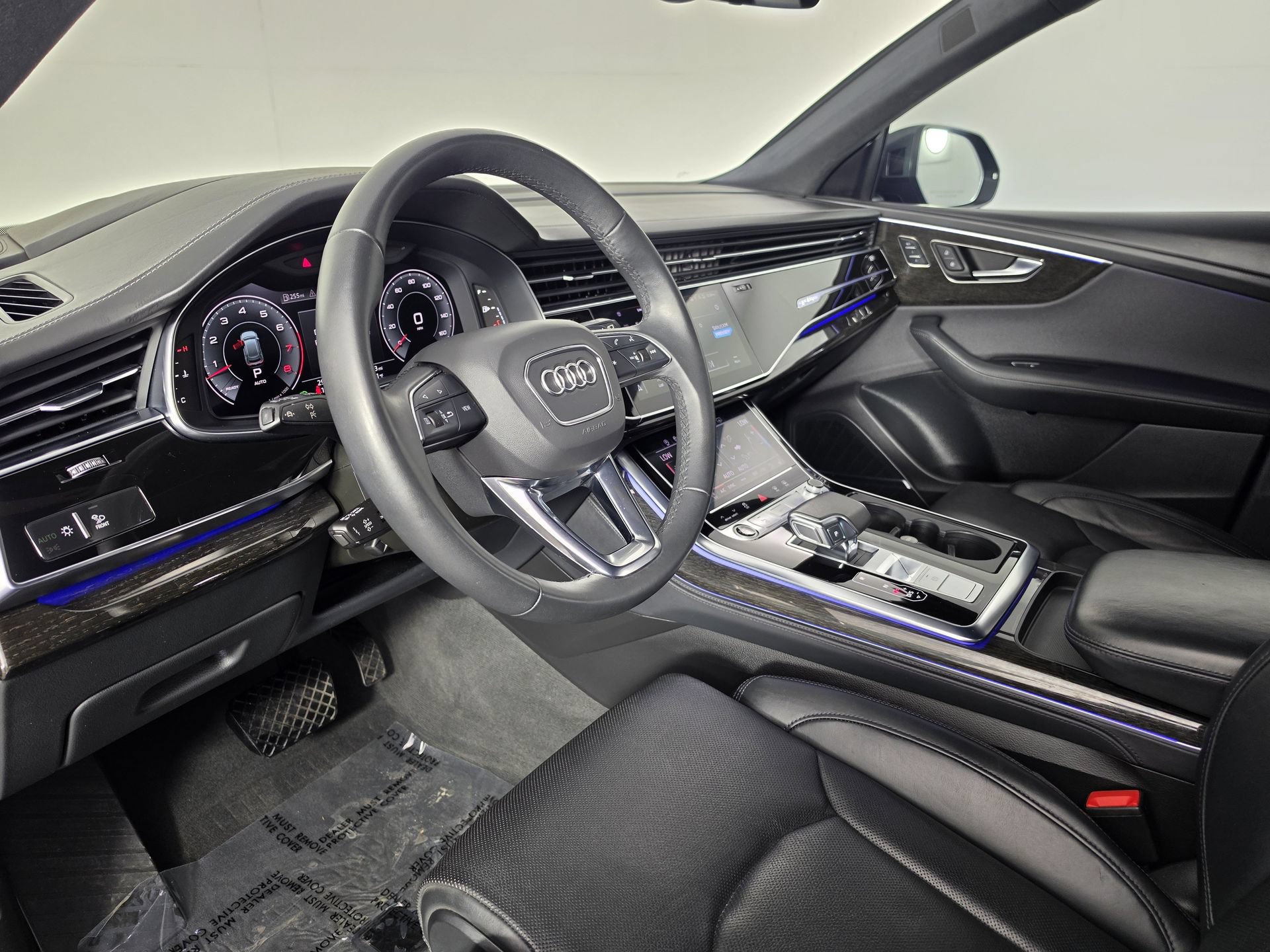 Used 2023 Audi Q8 Prestige AWD/4WD image 2