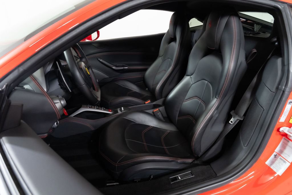 Used 2017 Ferrari 488 GTB RWD image 5
