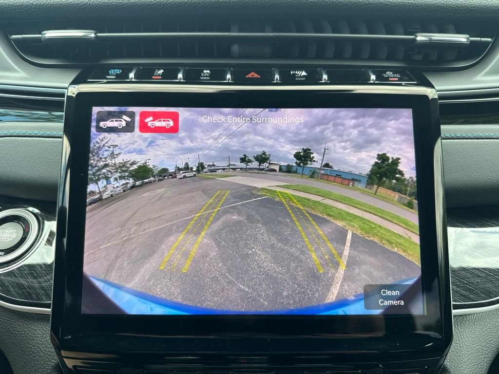 Used 2023 Jeep Grand Cherokee Trailhawk w/ Luxury Tech Group III AWD/4WD image 39