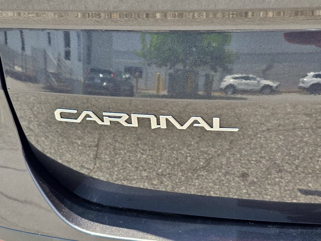 Certified 2023 Kia Carnival LX FWD image 10