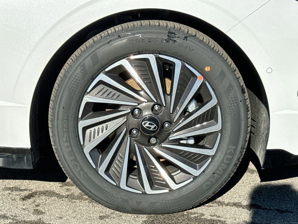 New 2025 Hyundai Sonata Limited FWD image 9