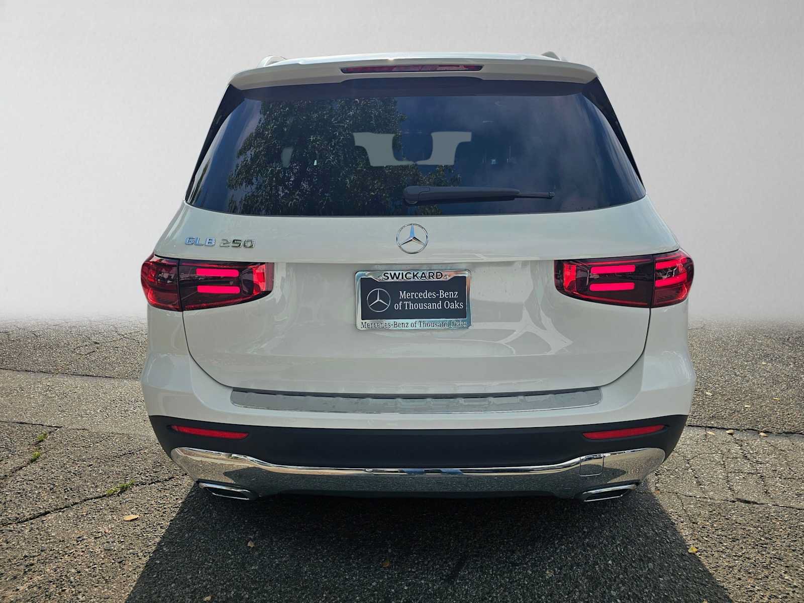 New 2026 Mercedes-Benz GLB 250 image 4
