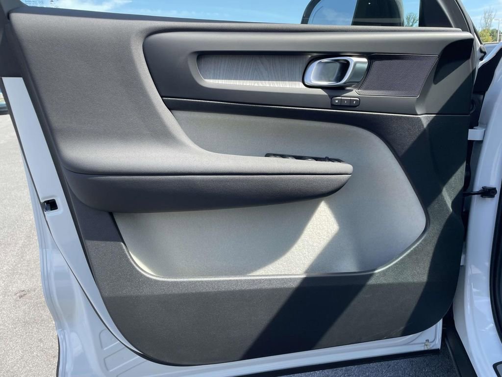 New 2026 Volvo XC40 B5 Plus w/ Protection Package Premier image 5