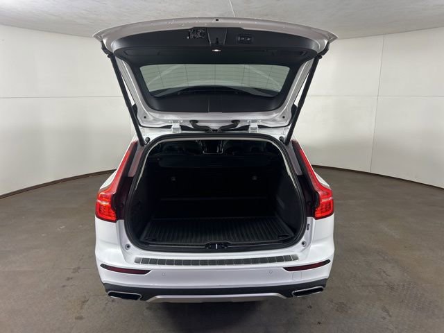 Used 2020 Volvo V60 T5 Cross Country w/ Protection Package Premier image 12