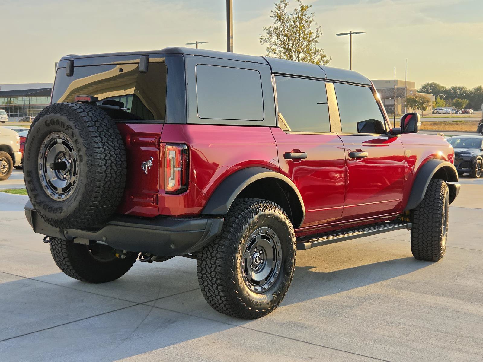 Used 2025 Ford Bronco Badlands AWD/4WD image 5