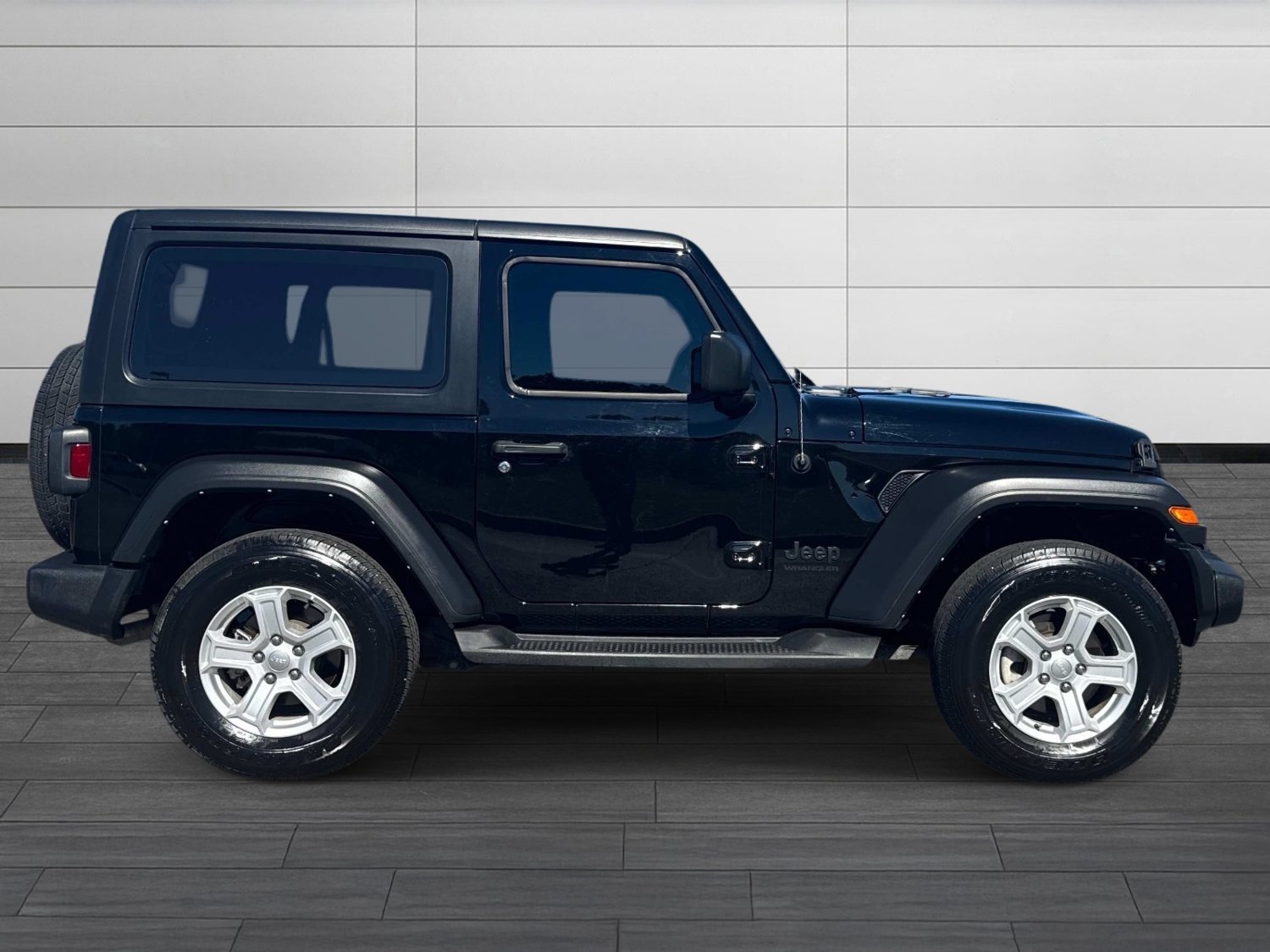 Used 2022 Jeep Wrangler Sport AWD/4WD image 3