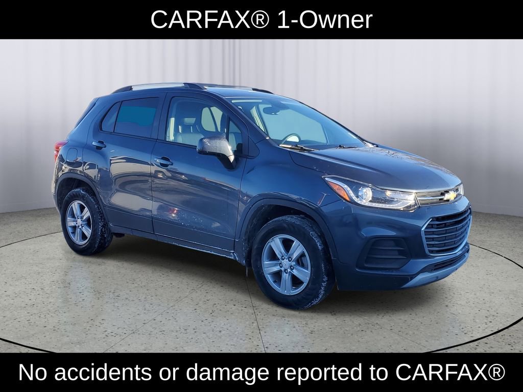Used 2022 Chevrolet Trax LT w/ LT Convenience Package image 2