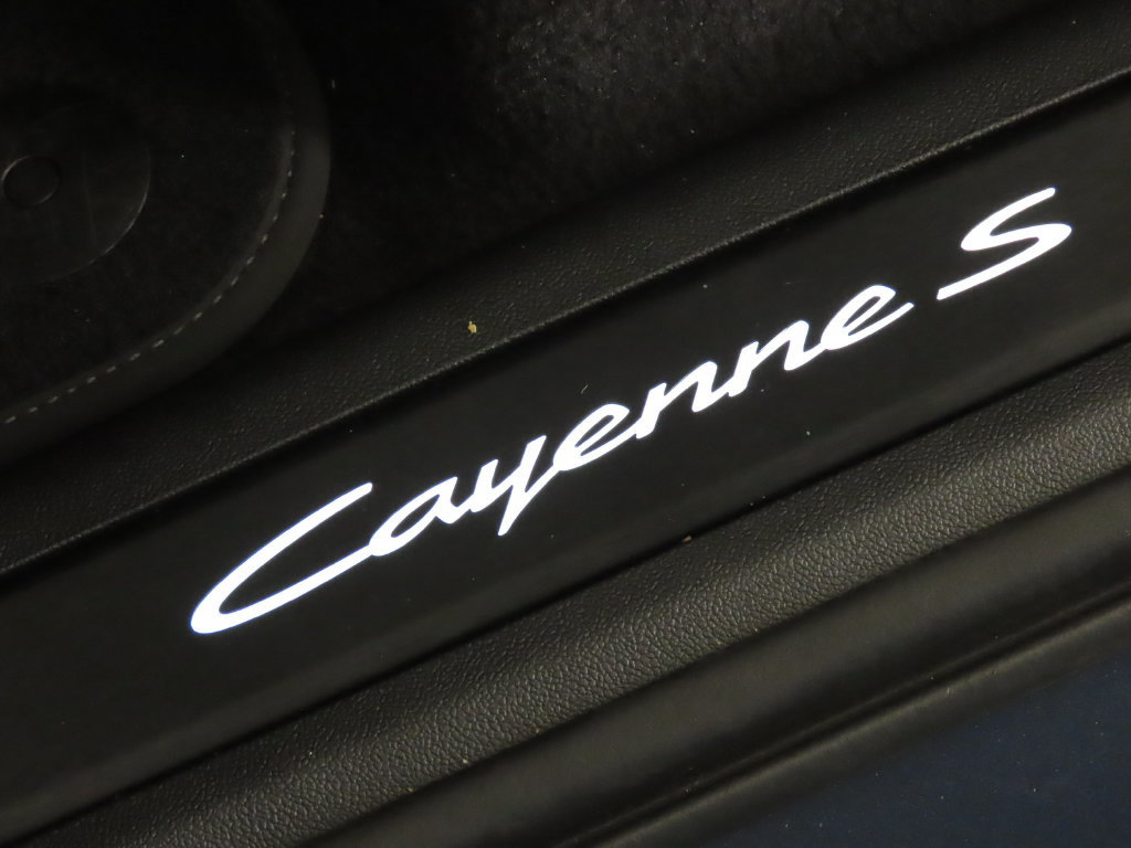 Certified 2025 Porsche Cayenne S AWD/4WD image 43