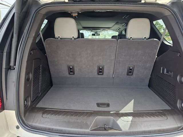 Used 2022 GMC Yukon SLT w/ SLT Premium Package image 23