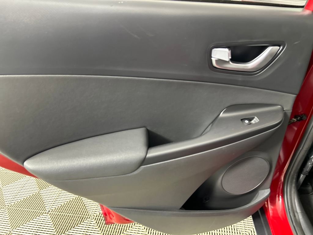 Certified 2022 Hyundai Kona Limited image 16