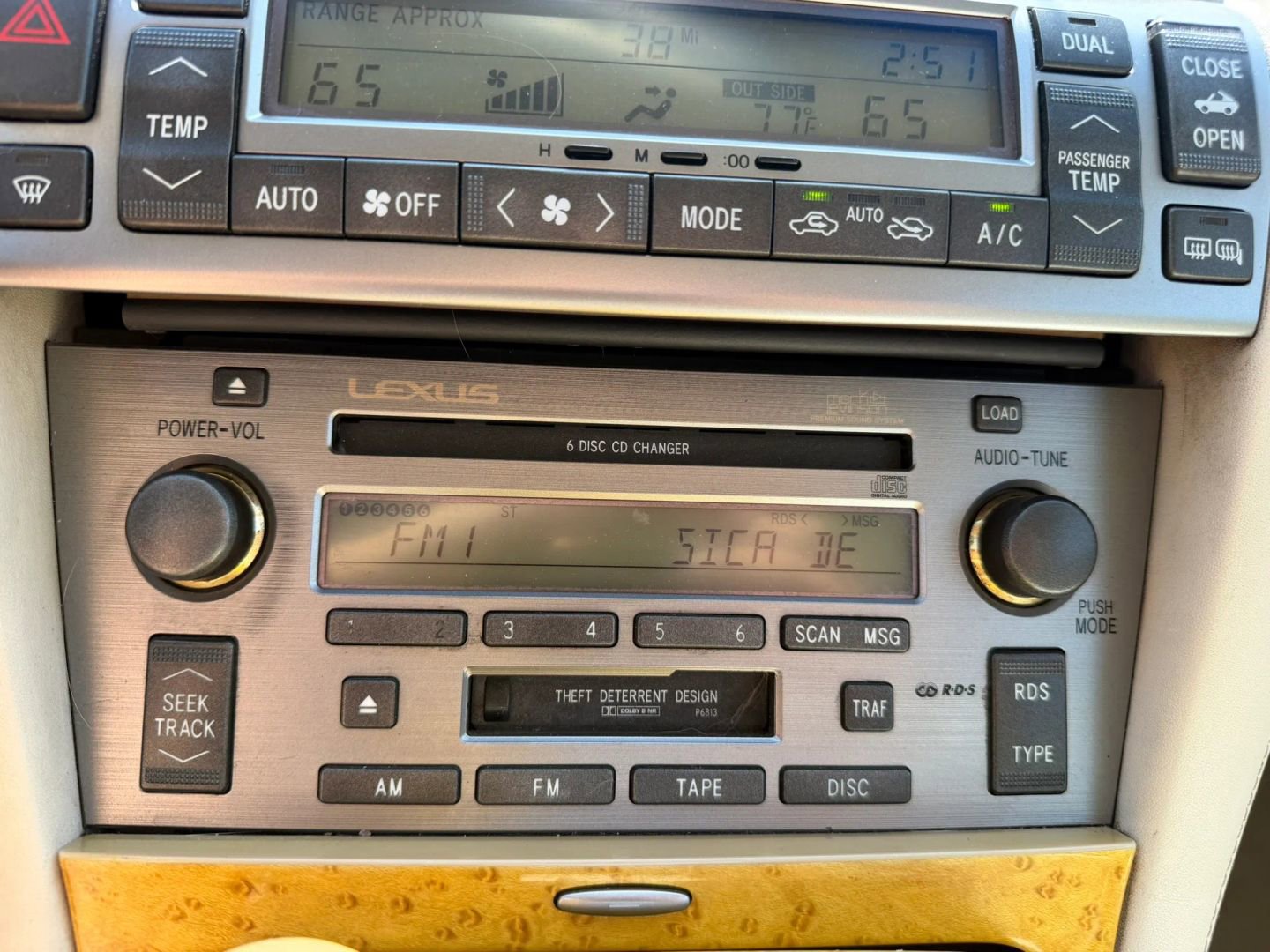 Used 2002 Lexus SC 430 Convertible RWD image 12