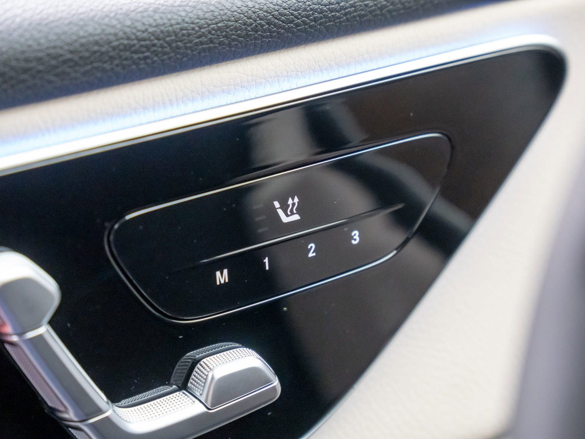 New 2025 Mercedes-Benz GLC 350e 4MATIC image 26