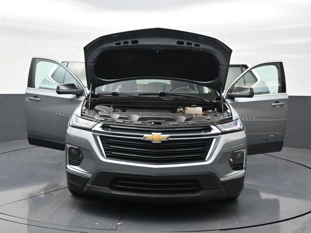 Used 2023 Chevrolet Traverse LS FWD image 33