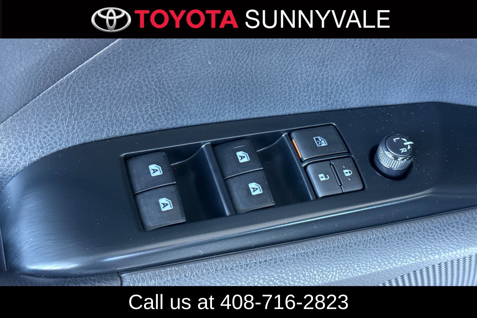 Used 2019 Toyota Camry SE w/ Convenience Package FWD image 17