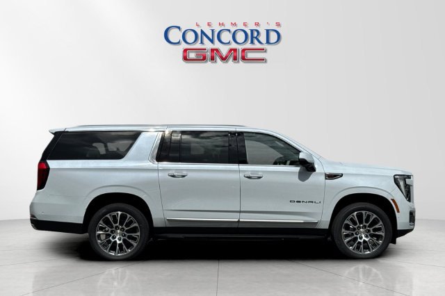 New 2026 GMC Yukon XL Denali w/ Advanced Technology Package AWD/4WD image 3