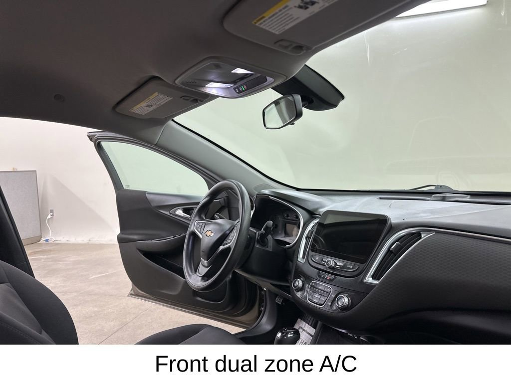 Used 2020 Chevrolet Malibu LT image 19