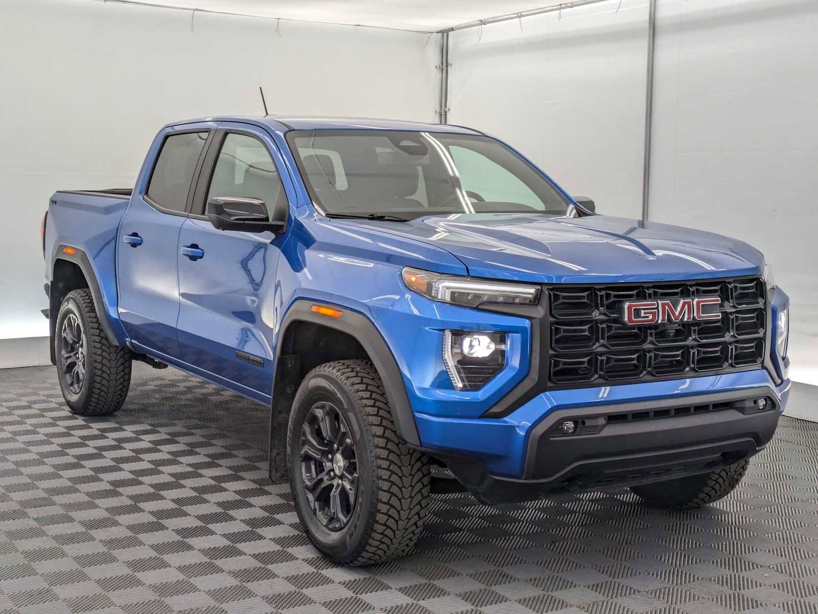 Used 2024 GMC Canyon Elevation w/ Convenience Package AWD/4WD image 8