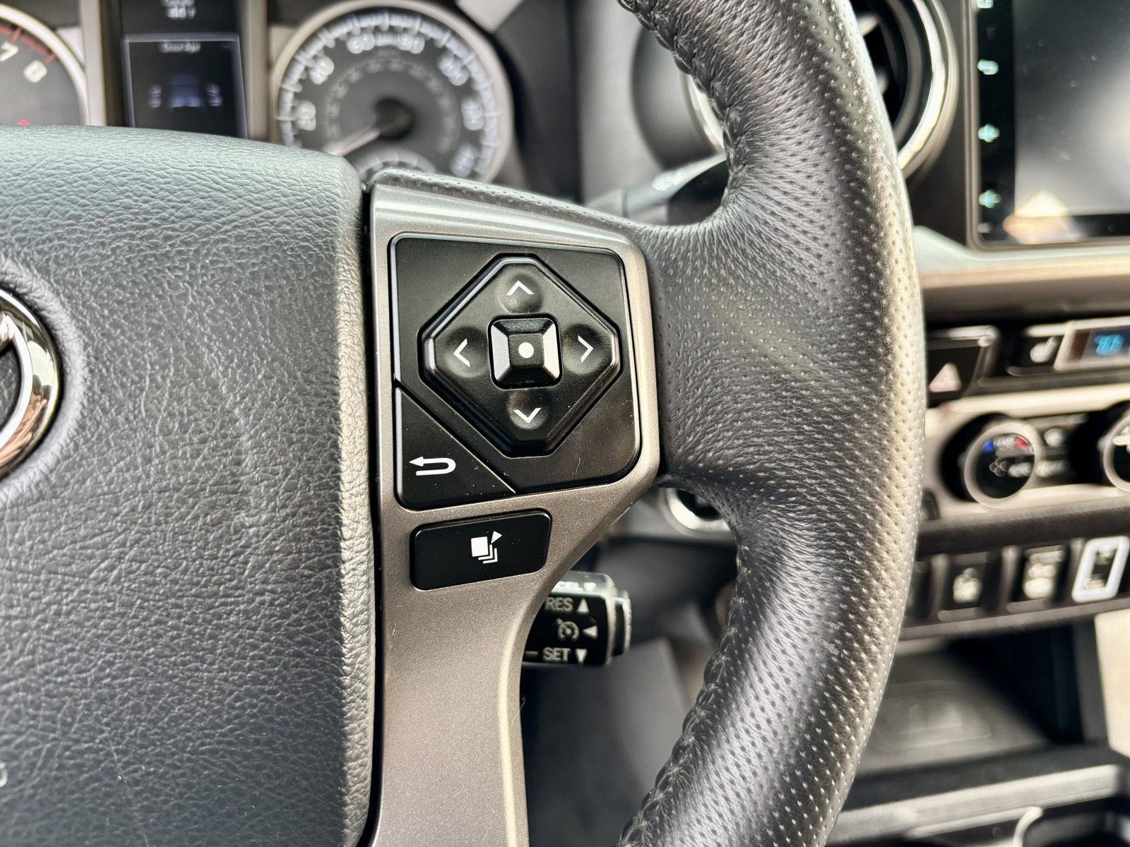 Used 2017 Toyota Tacoma Limited w/ Tow Package image 22