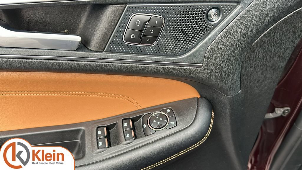 Used 2024 Ford Edge Titanium w/ Titanium Elite Package image 13