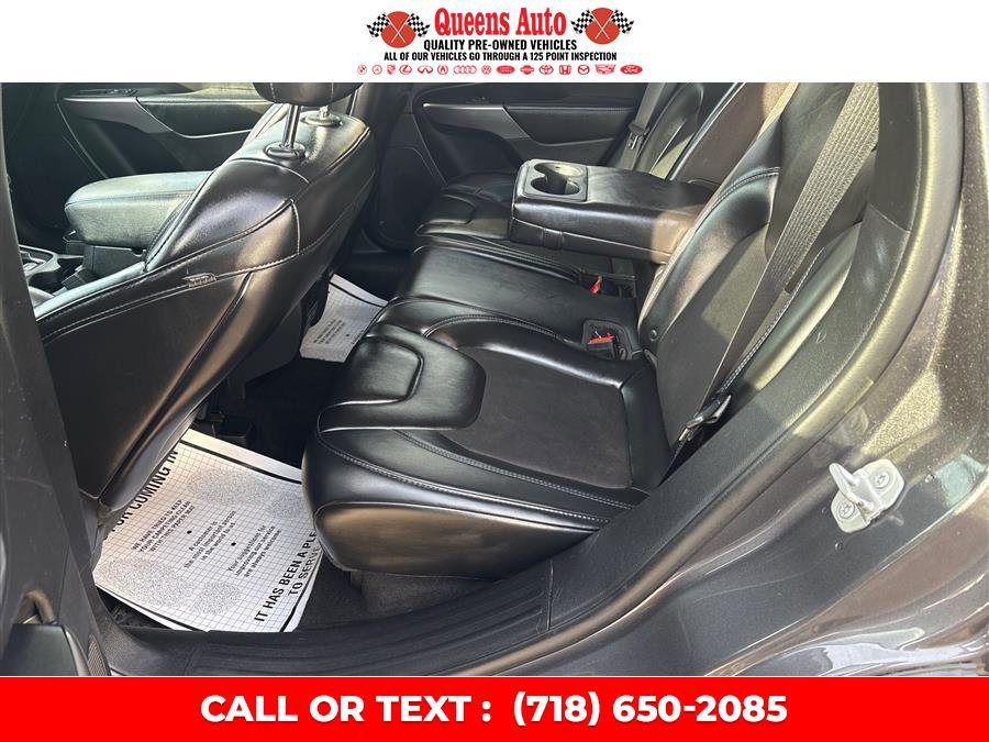 Used 2019 Jeep Cherokee Latitude Plus w/ Cold Weather Group image 11