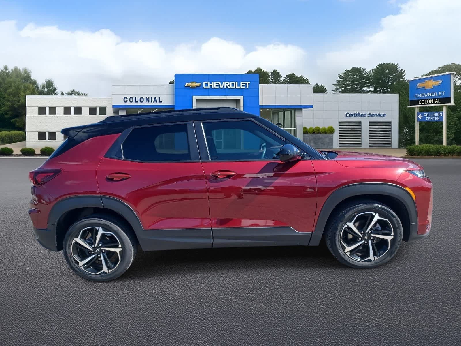 Used 2023 Chevrolet TrailBlazer RS w/ Convenience Package FWD image 3