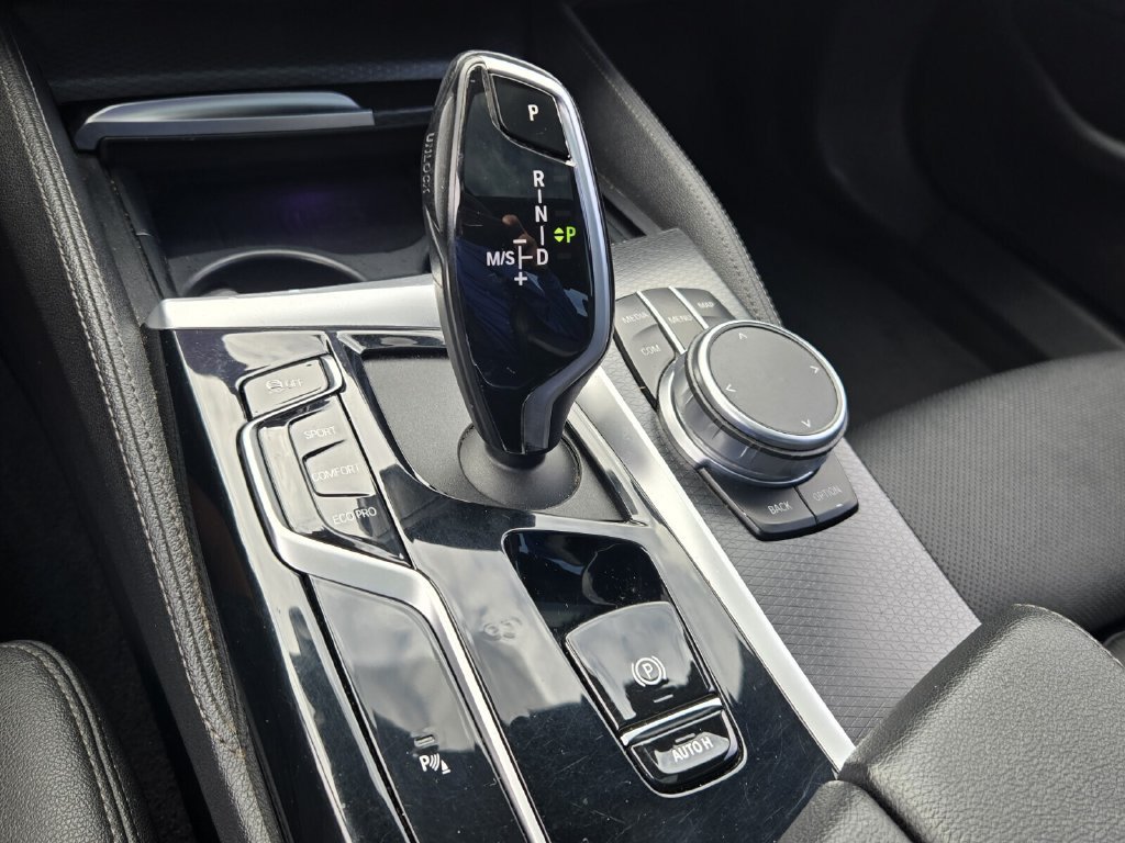 Used 2021 BMW 530i w/ M Sport Package RWD image 18
