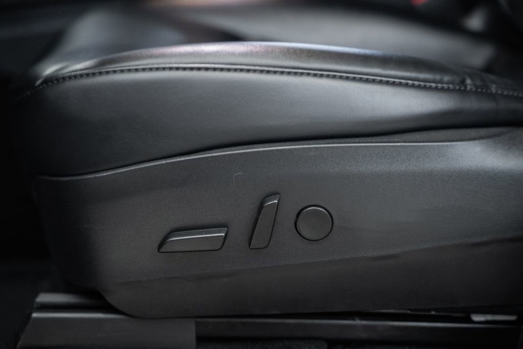 Used 2020 Tesla Model Y Performance image 39