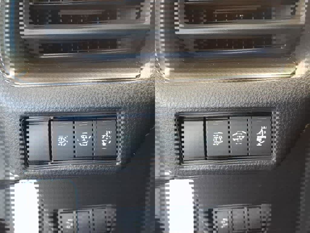 Used 2025 Toyota Prius AWD image 11