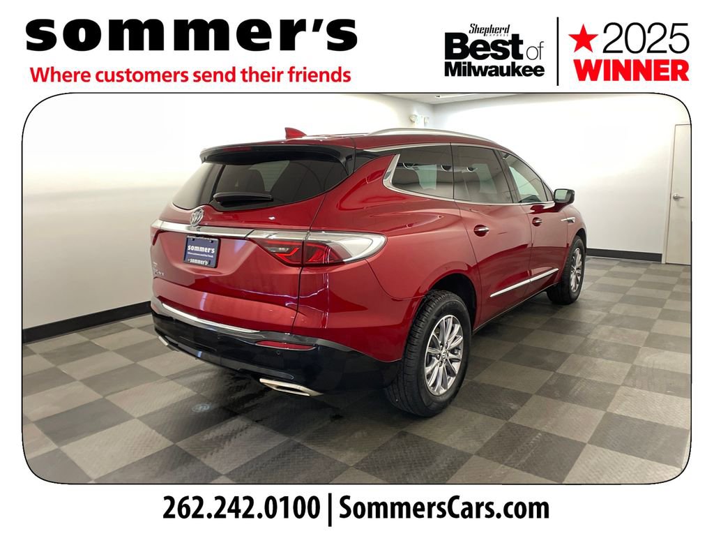 Used 2023 Buick Enclave Essence image 5