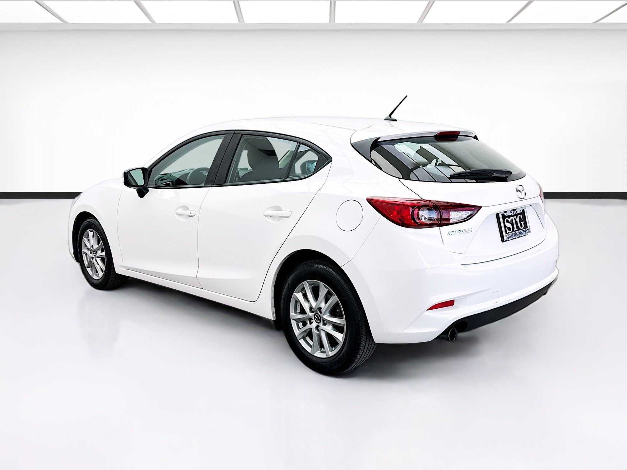 Used 2018 MAZDA MAZDA3 Sport FWD image 6