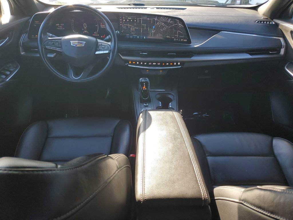 Used 2024 Cadillac XT4 Premium Luxury image 11