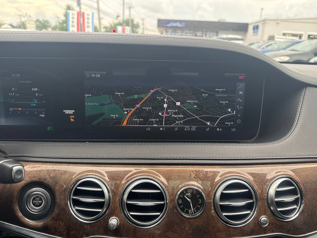 Used 2018 Mercedes-Benz S 560 4MATIC Sedan w/ Premium Package image 19