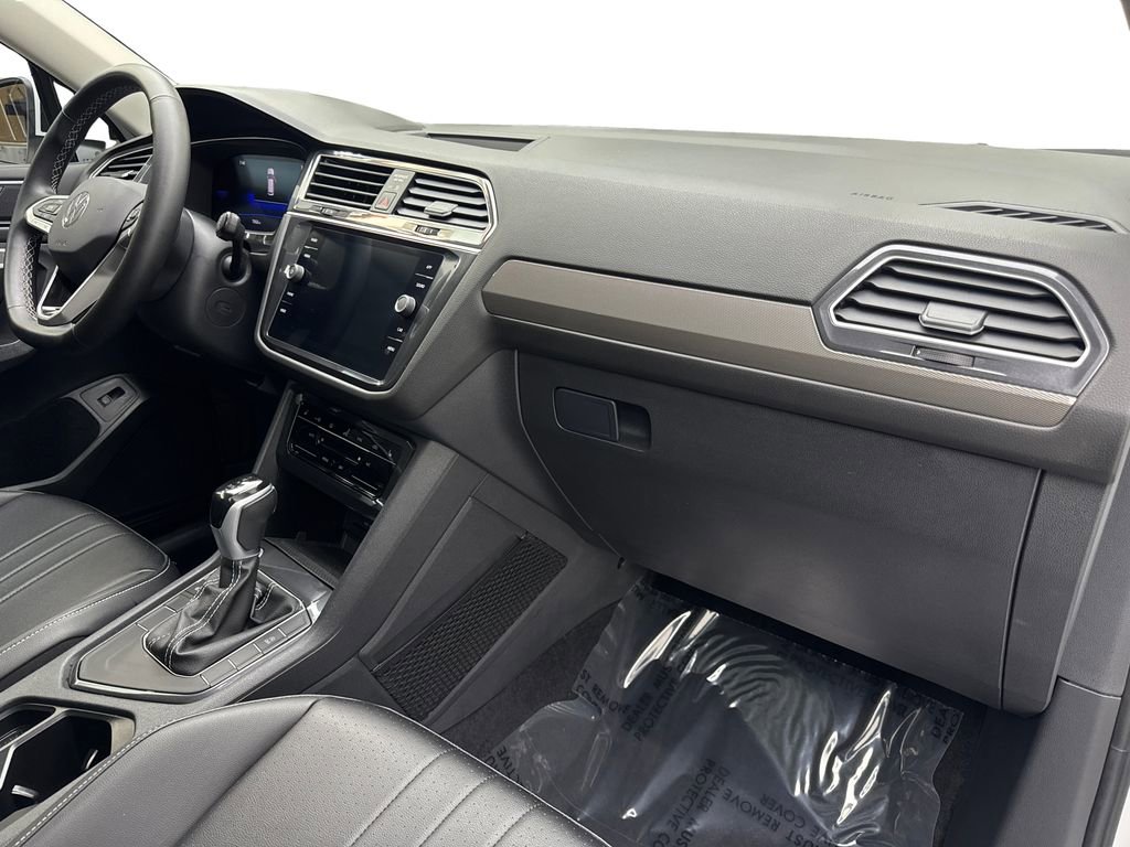 Used 2024 Volkswagen Tiguan SE FWD image 56