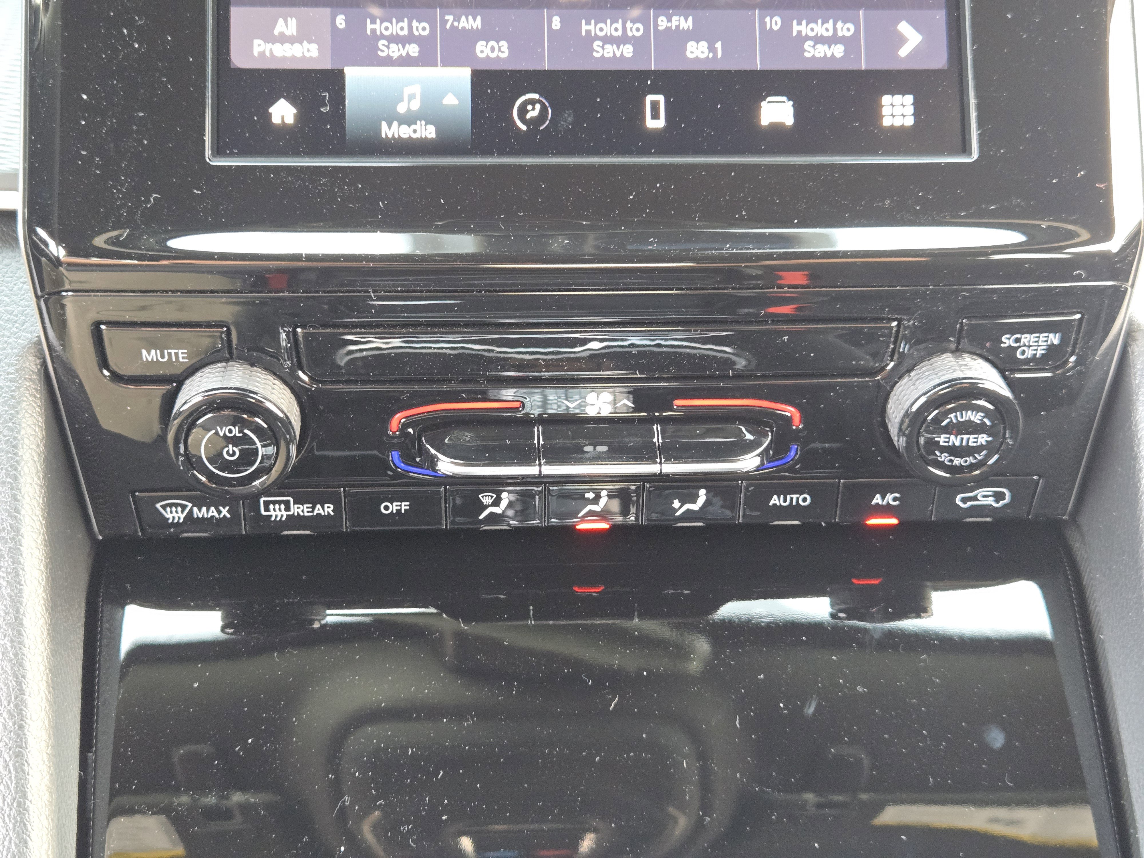 New 2026 Jeep Grand Cherokee Laredo image 16