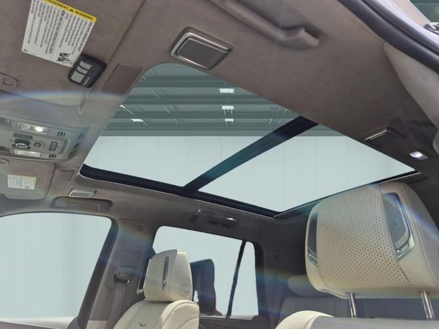 Certified 2021 Cadillac Escalade Premium Luxury Platinum AWD/4WD image 18