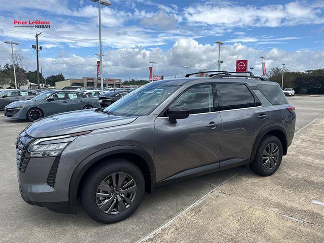 New 2026 Nissan Pathfinder SV w/ Cargo Package AWD/4WD image 3