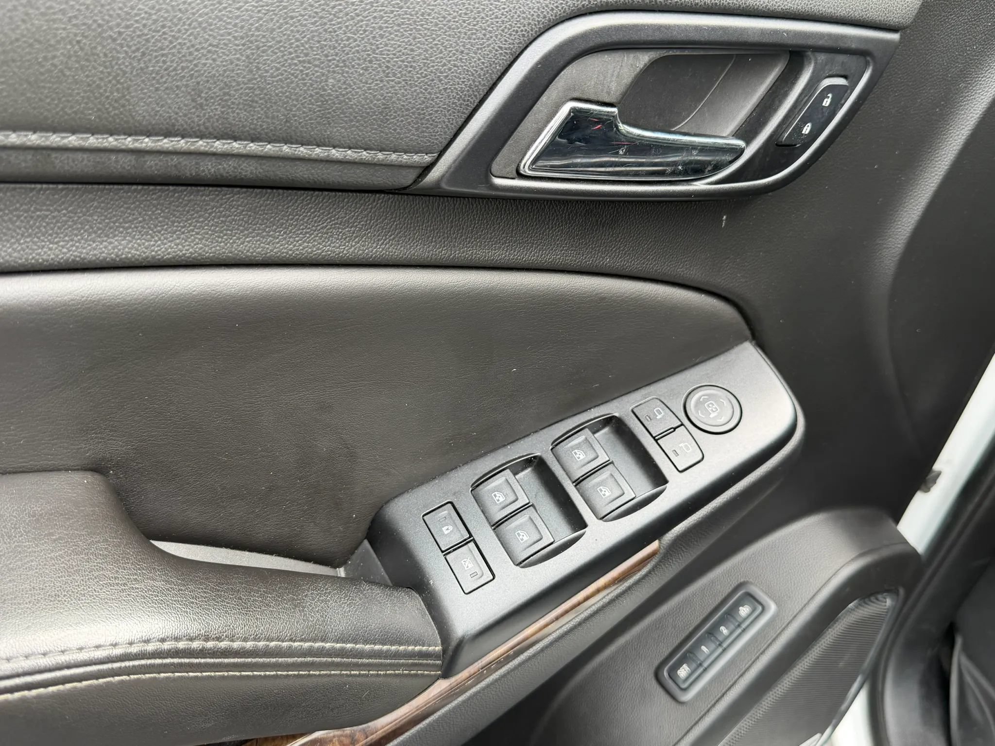 Used 2015 Chevrolet Tahoe LT AWD/4WD image 27