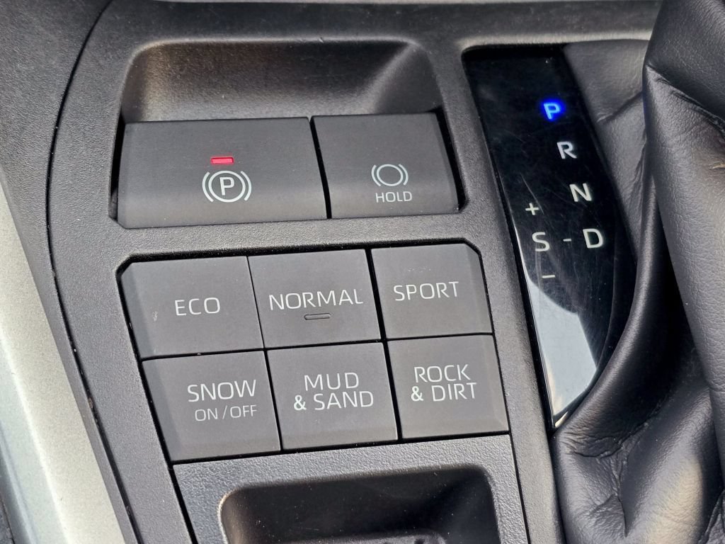 Used 2024 Toyota RAV4 XLE AWD/4WD image 11