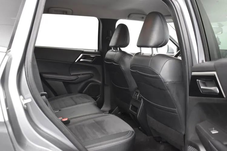 Used 2024 Mitsubishi Outlander Ralliart AWD/4WD image 18