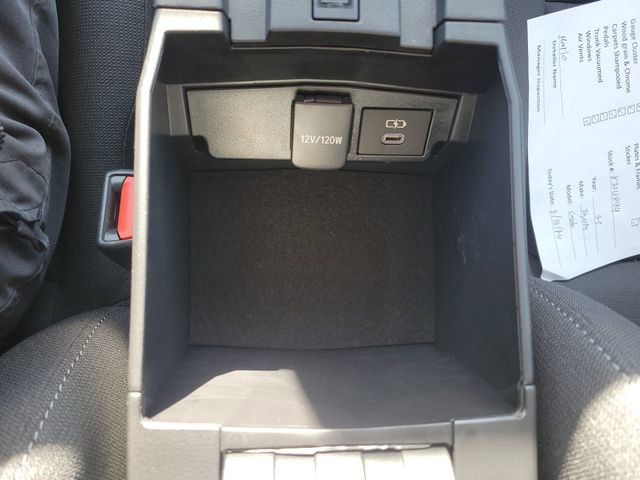 Used 2025 Toyota Corolla LE image 32