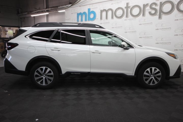 Used 2022 Subaru Outback Premium image 7