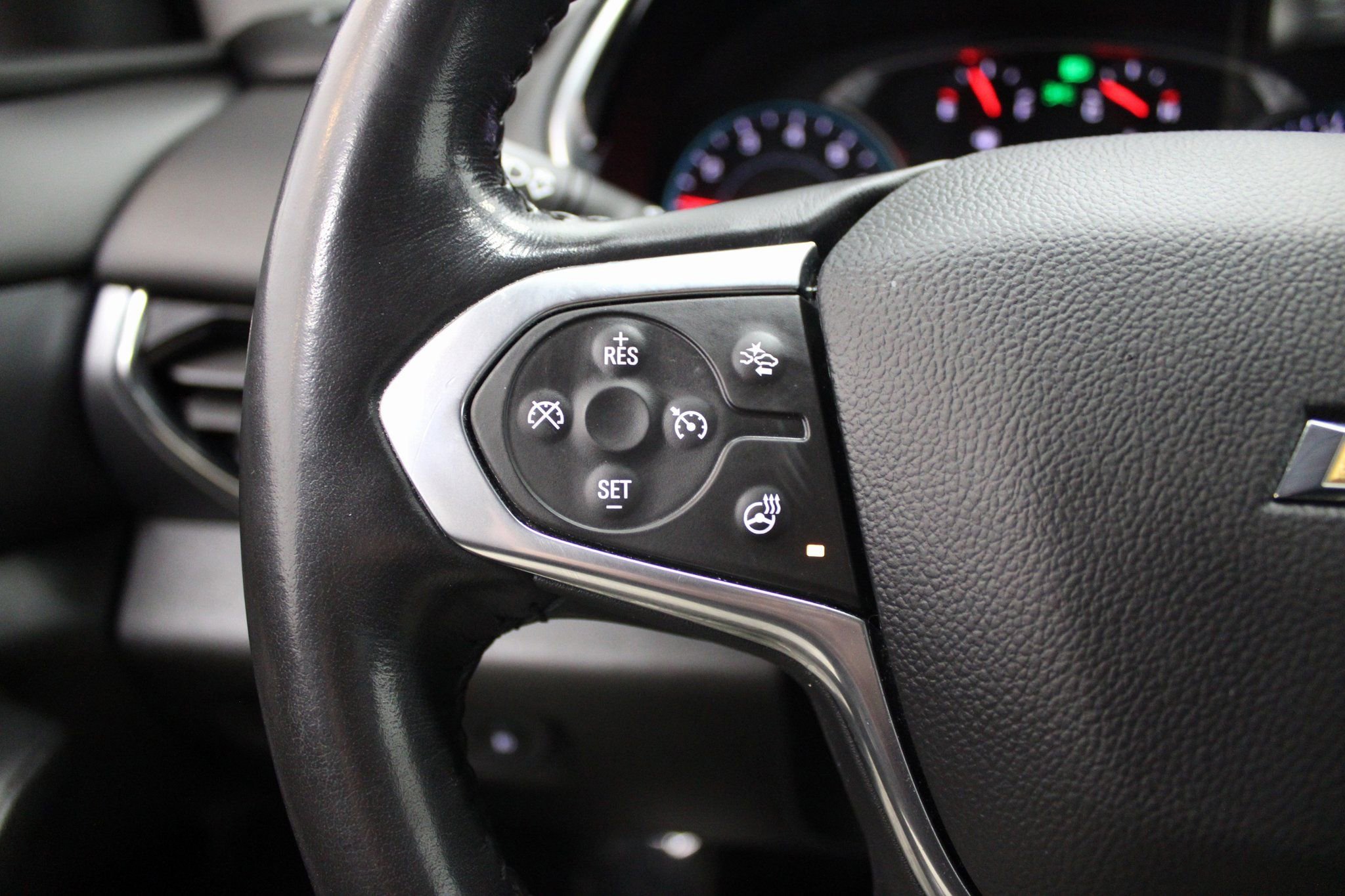 Used 2020 Chevrolet Traverse Premier w/ LPO, Blackout Package image 39