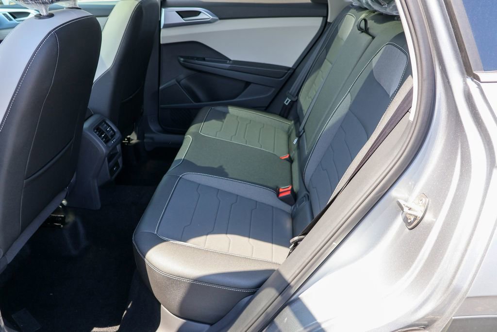 New 2025 Volkswagen Taos SE image 34
