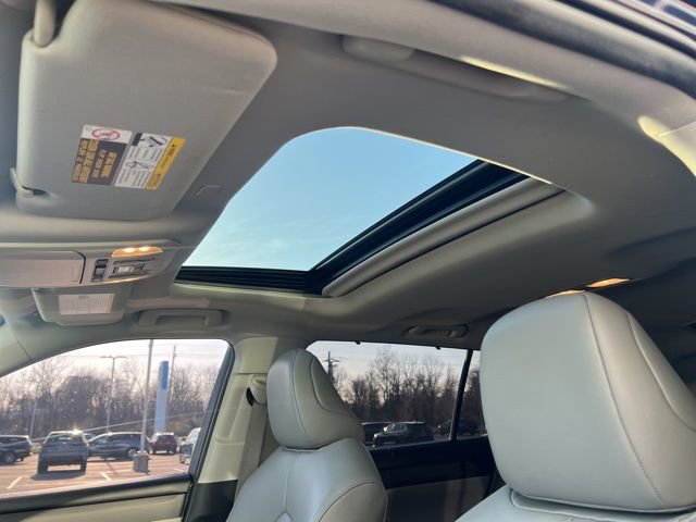 Used 2021 Toyota Highlander XLE AWD/4WD image 13