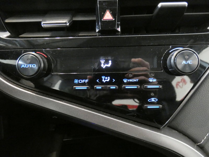 Used 2024 Toyota Camry SE image 13